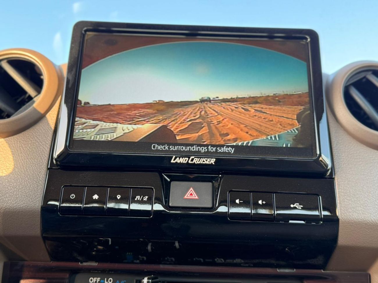 تويوتا لاند كروزر بيك آب