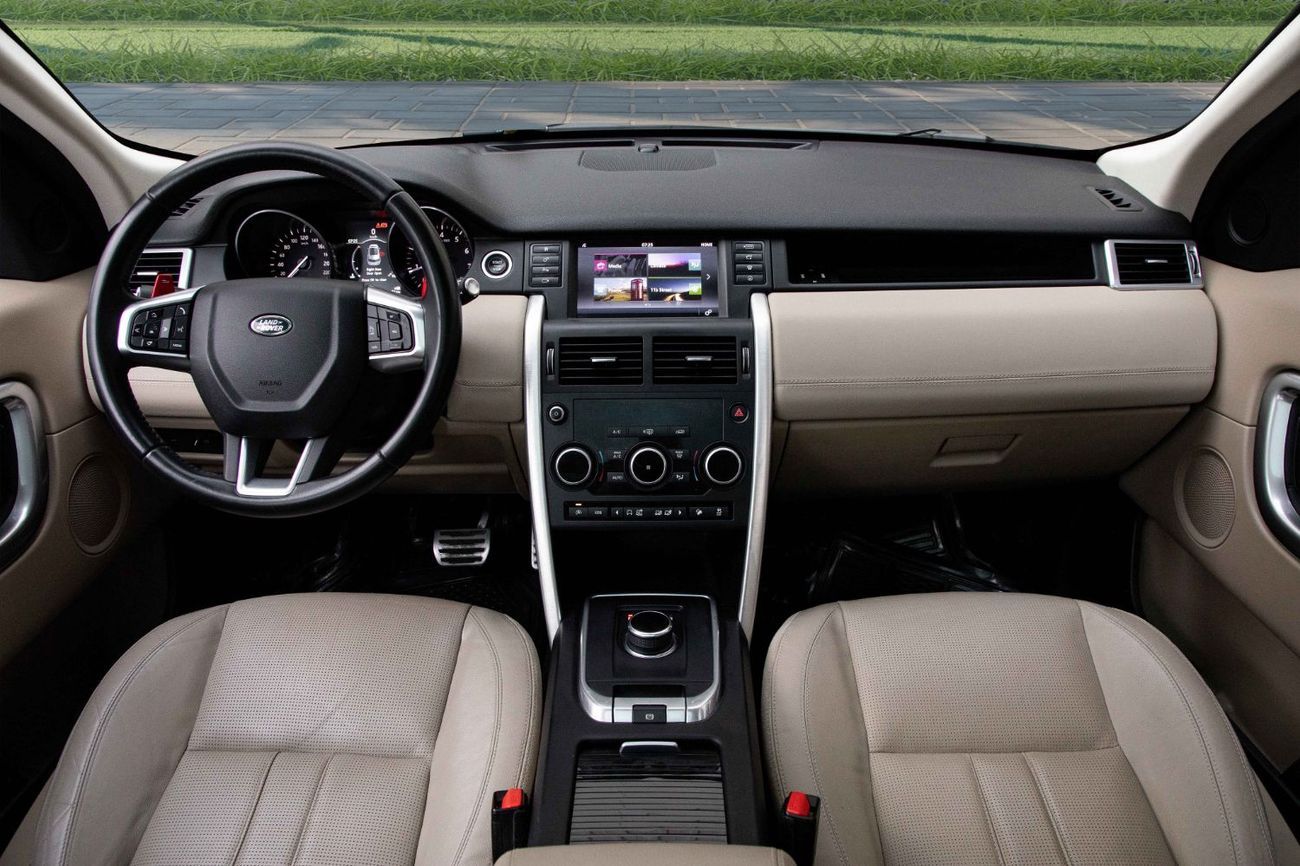 لاند روفر دسكفري | 1,662 P.M (4 Years)⁣ | 0% Downpayment | Pristine Condition!