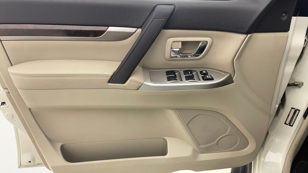 ميتسوبيشي باجيرو 2022 GLS MIDLINE | AED 1085/Month | 0 DP | 30 Day Return | Warranty | Service History