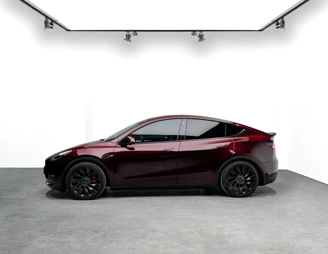 تسلا موديل Y Performance (AWD)