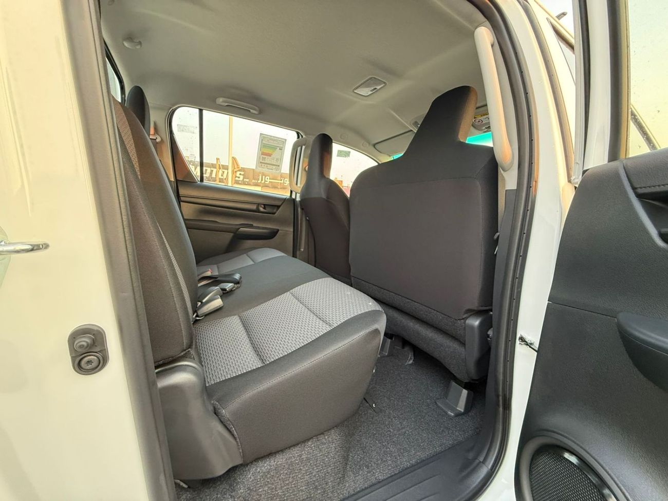 Toyota Hilux HILUX 2.4L DIESEL M/T 4X4 D/C POWER WINDOWS 2025 MODEL