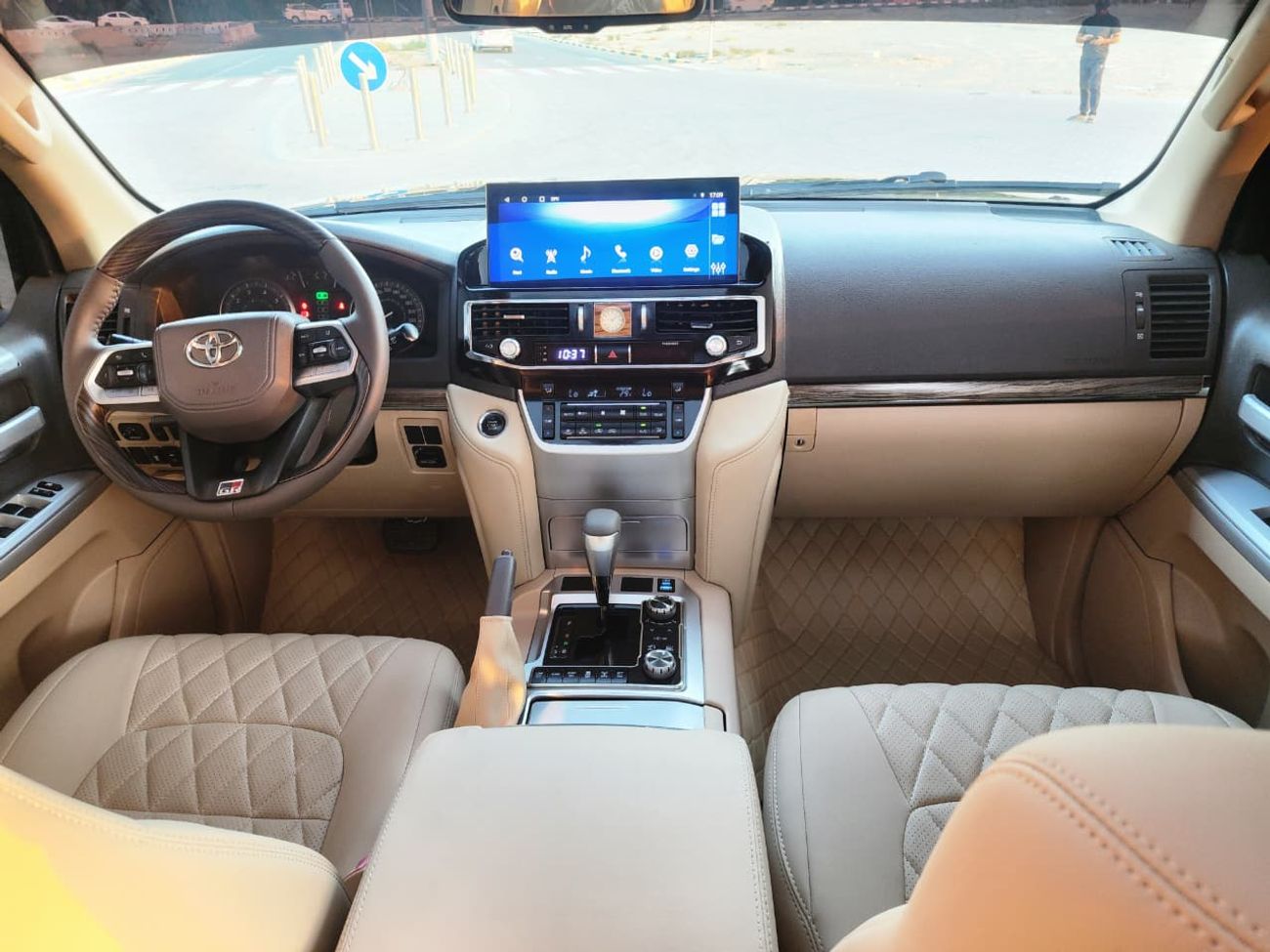 Toyota Land Cruiser GXR V8  MODEL 2012 UPGRADE 2024