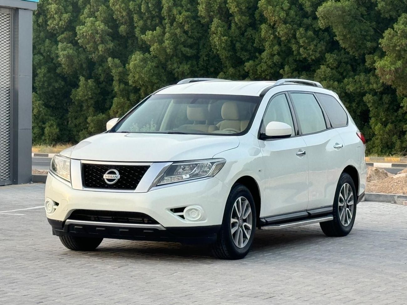نيسان باثفايندر SE متوسط