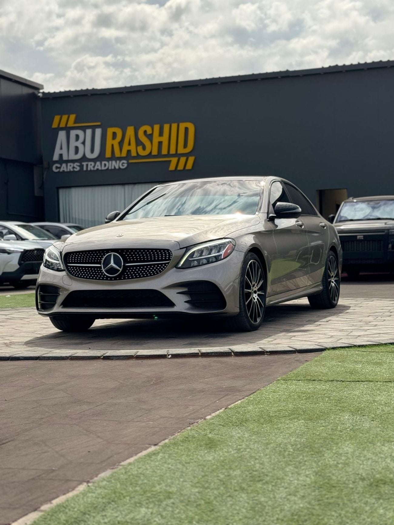 مرسيدس بنز C 300 Sport 2.0L (258 HP)