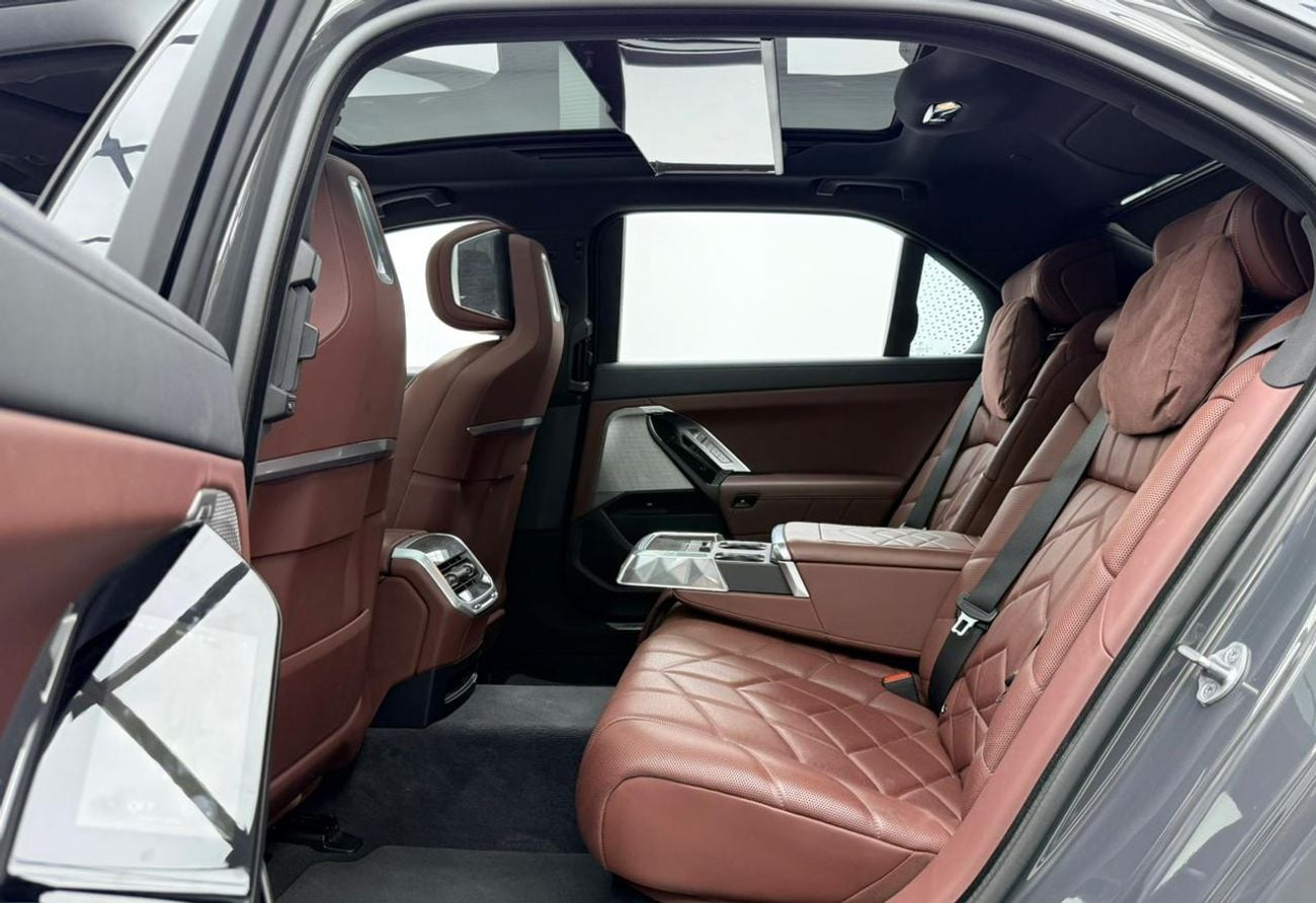 BMW 735i 2023 BMW 735i, 2028 BMW Warranty + Service Pack, Full BMW Service History, Low Km, Fully Loaded, GCC