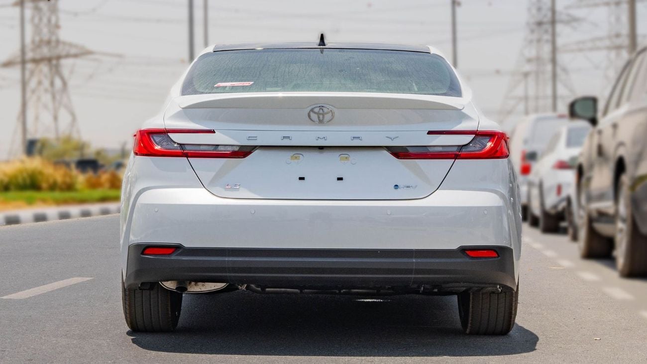 Toyota Camry 2026 Toyota Camry LE 2.5L AT Hybrid (White)