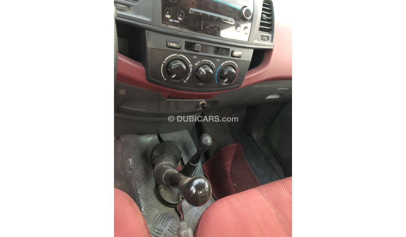 Toyota Hilux s/c pick up 4x4,Model:2015.Excellent condition