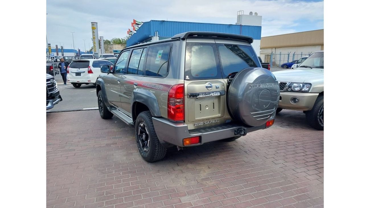 Nissan Patrol Super Safari NISSAN PATROL SUPER SAFARI 4.8 5 YEARS WARRANTY FROM AL MASAOOD ALL SERVICE FROM AL MASAOOD