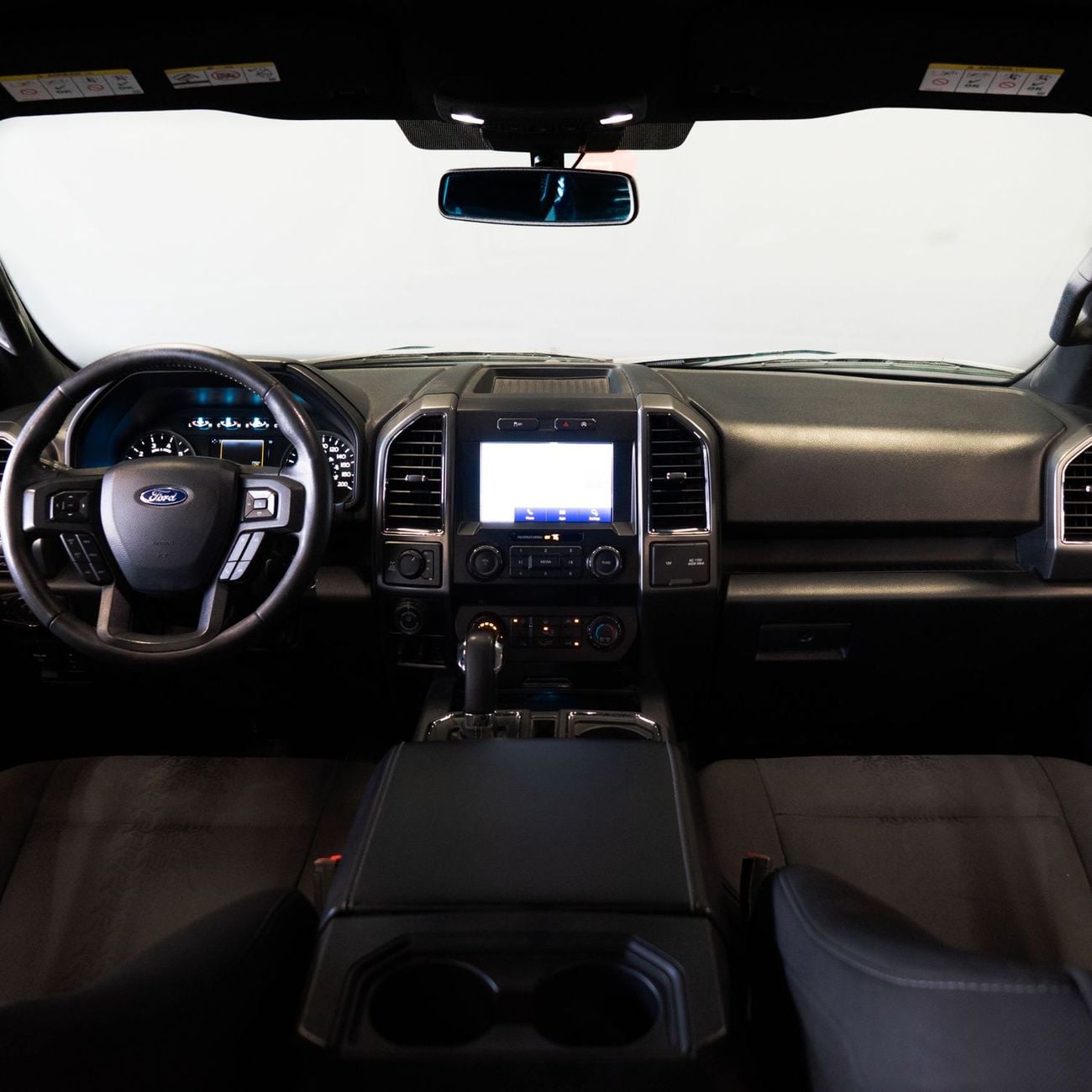 Ford F-150 AED 1,724 P.M • 0% Downpayment • Ford F-150 XLT V8 • 1 Year Warranty