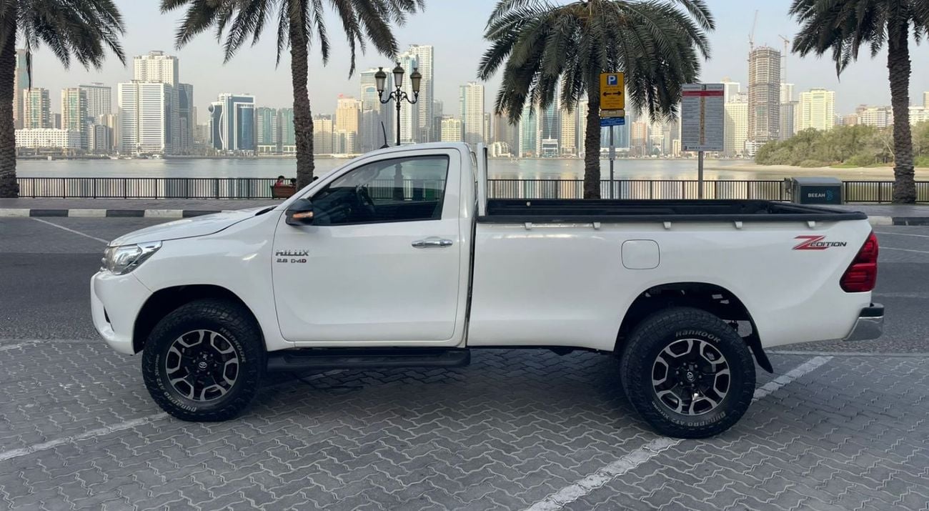 Toyota Hilux DIESEL RIGHT HAND DRIVE 2.8 LITER