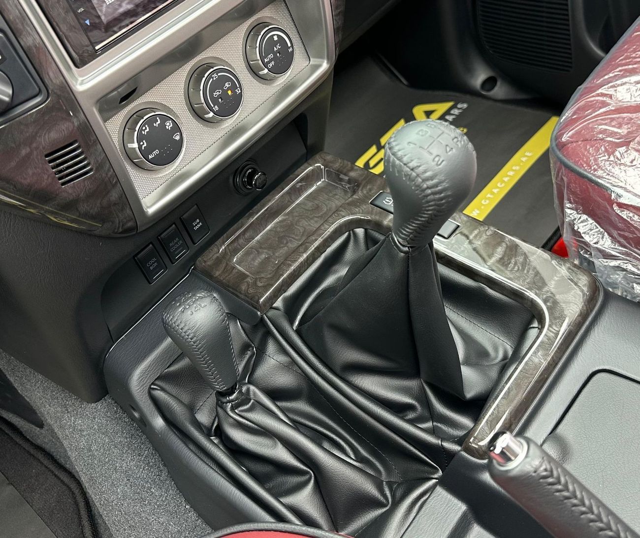 Nissan Patrol Super Safari 2024 Nissan Patrol Super Safari Al Ostoura, 2029 Agency Warranty, Agency FSH, GCC