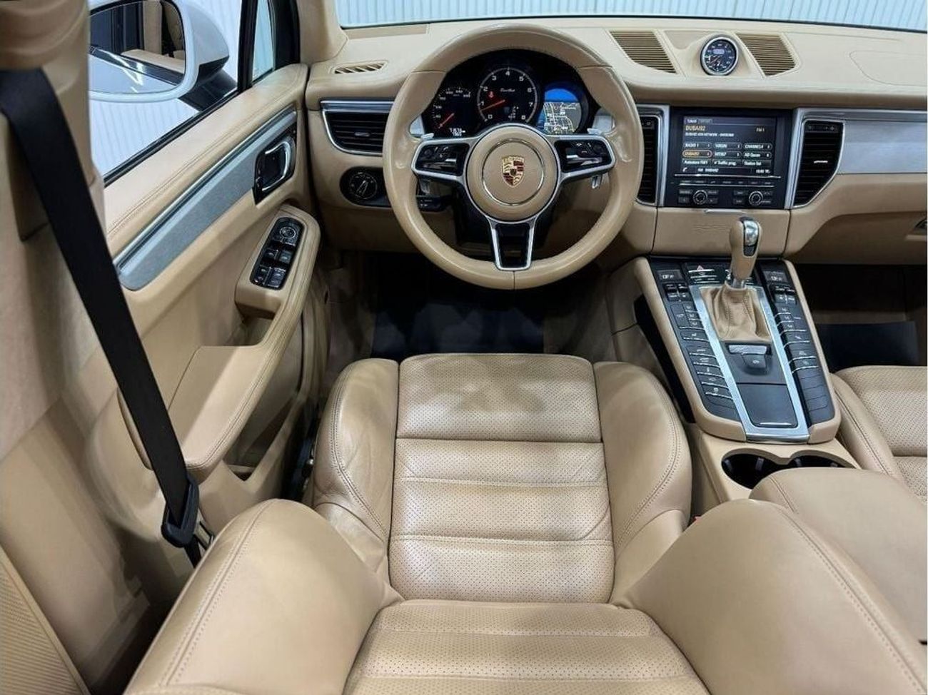 Porsche Macan Turbo 3.6L 2014 Porsche Macan Turbo, Service History, Full Options, Excellent Condition, GCC