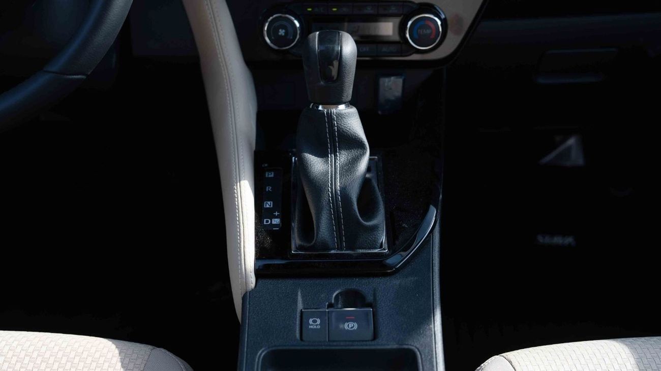 Toyota Yaris G 1.5 - Platinum White Pearl Inside Dark Brown | Export Only