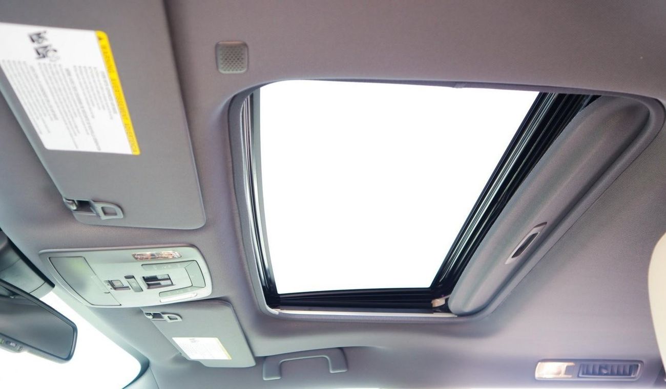 Toyota Sienna XLE Hybrid. Local Registration + 10%