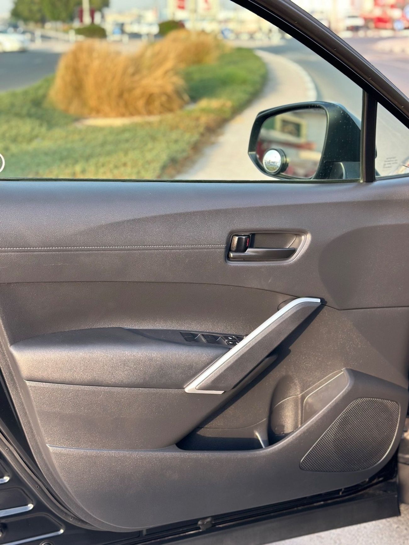 Toyota Corolla Cross Hybrid SE Full Option push start 2023