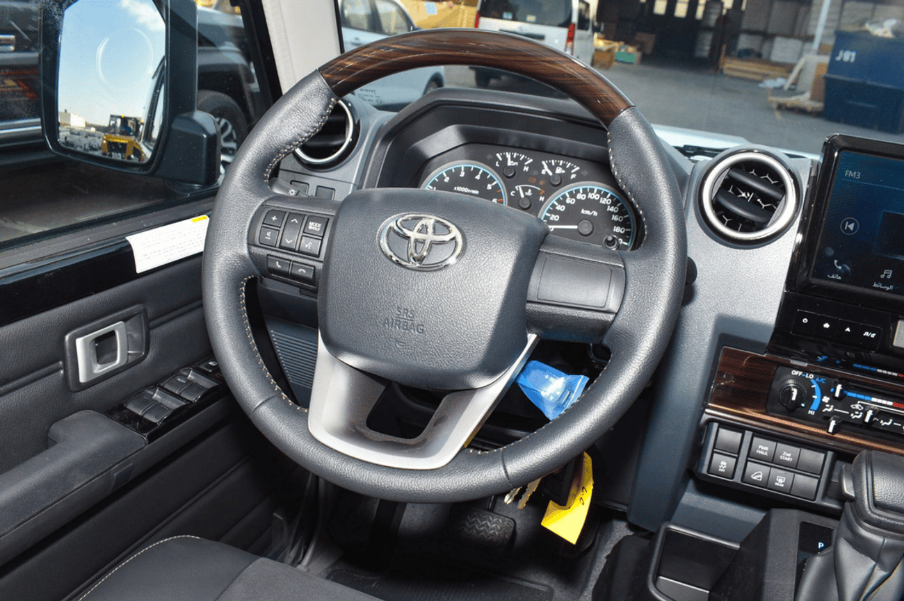 تويوتا لاند كروزر LC76 4.0