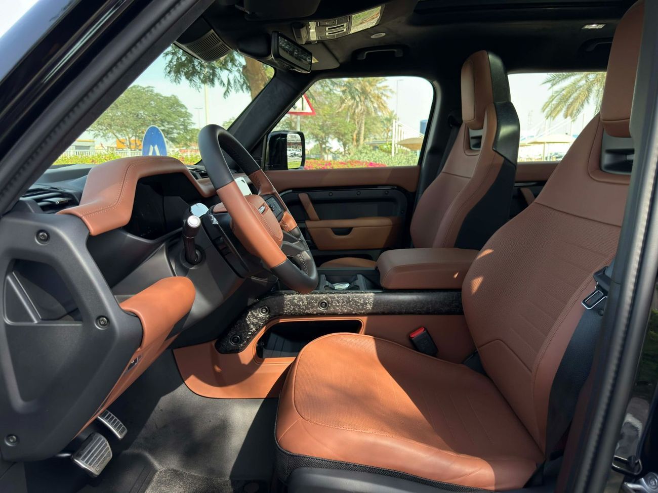 Land Rover Defender BLACK EDITION**2026**GCC SPEC UNDER WARRANTY AND SERVICE