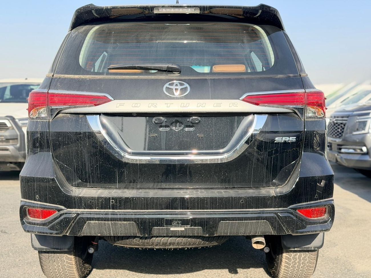 تويوتا فورتونر 2.7L 4WD PETROL AUTOMATIC TRANSMISSION ( FOR RE-EXPORT OUTSIDE GCC COUNTRIES )