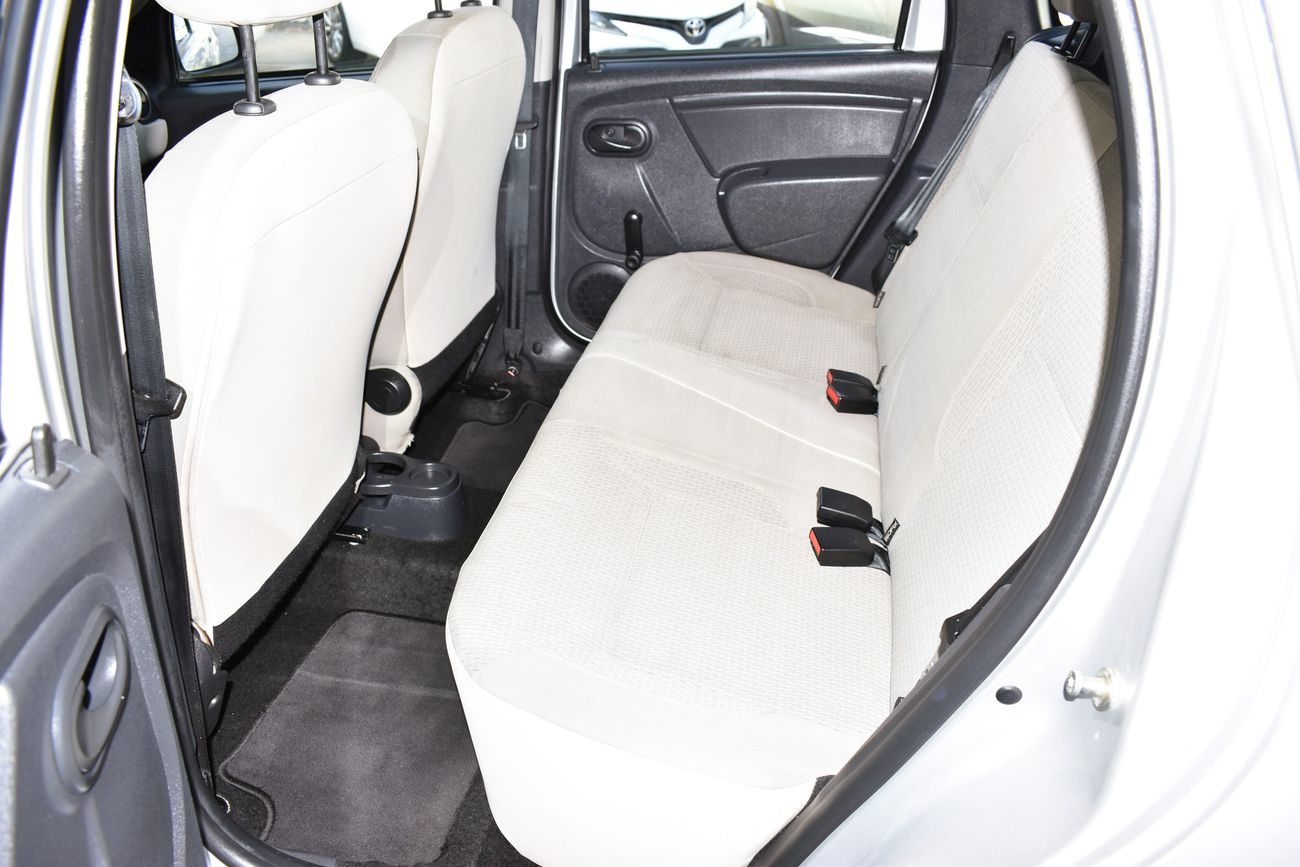 Renault Duster AED 429 PM | 2.0L PE 2WD GCC DEALER WARRANTY