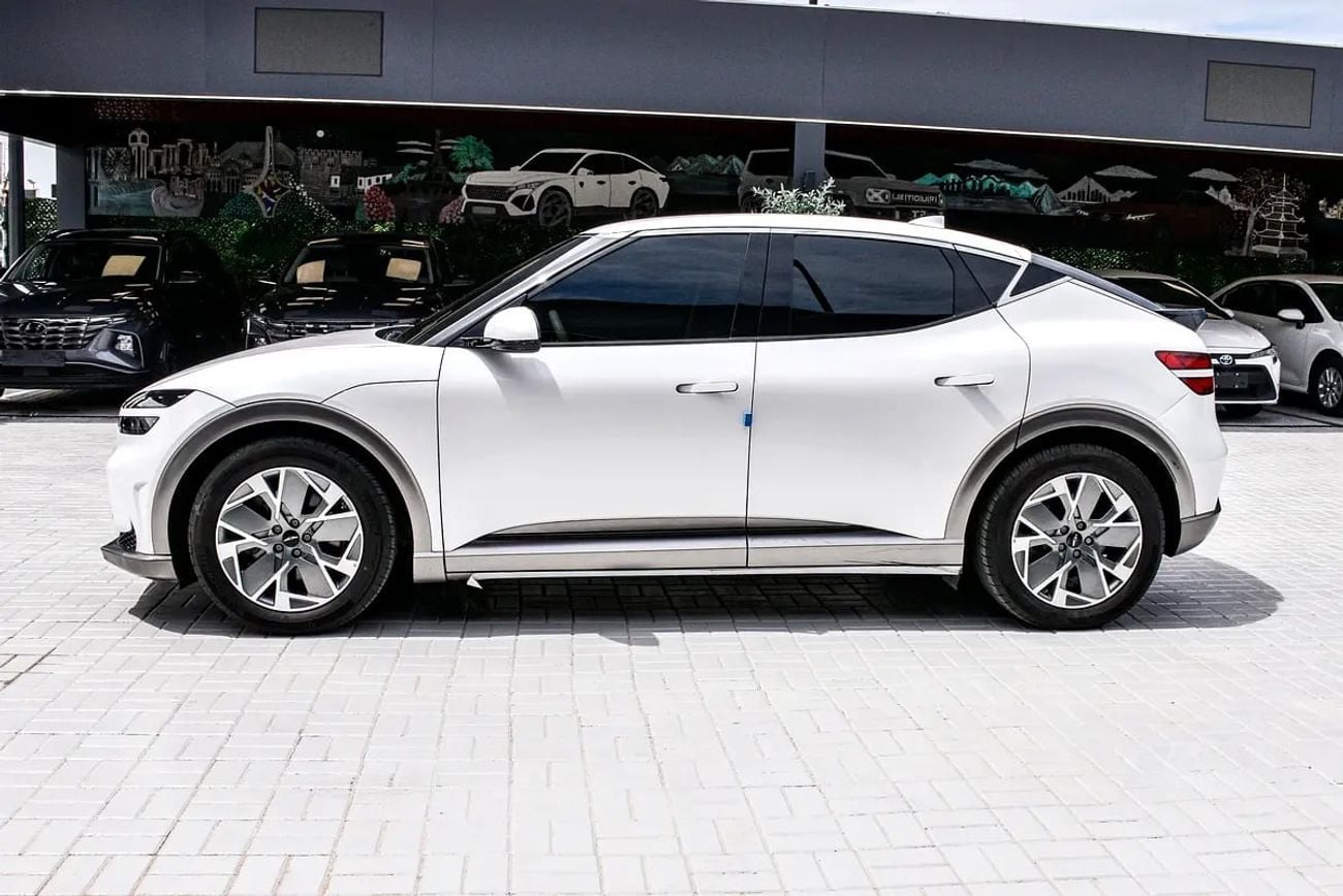 جينيسس GV60 Electric | Korean Specs | Clean Title | 26K KM | White | جينسس كهرباء وا