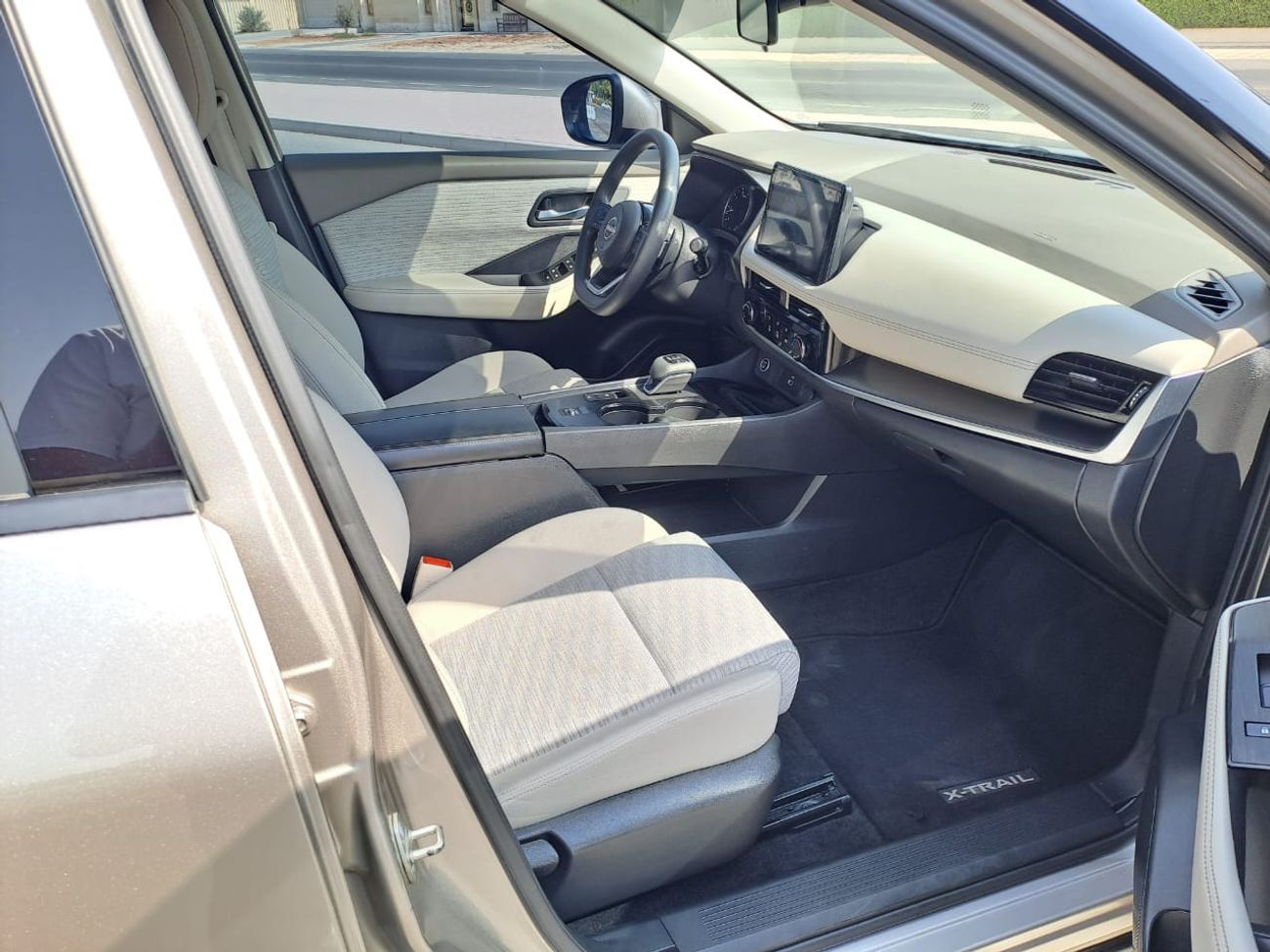 Nissan XTrail S 2WD (5-Seater) 2023 2.5L GCC (1240/-MONTHLY)