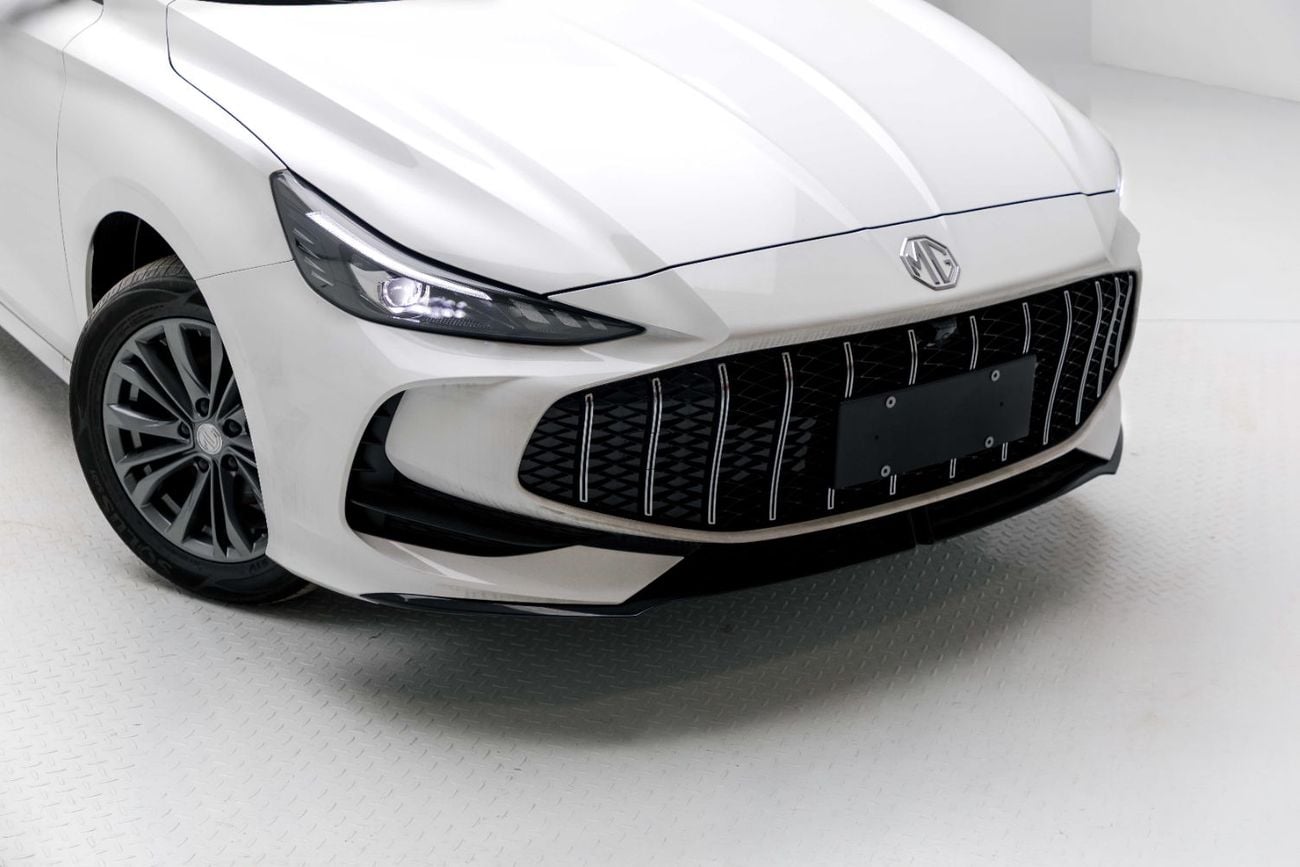 MG 5 LUX 1.5L - WHITE INSIDE BLACK | EXPORT ONLY