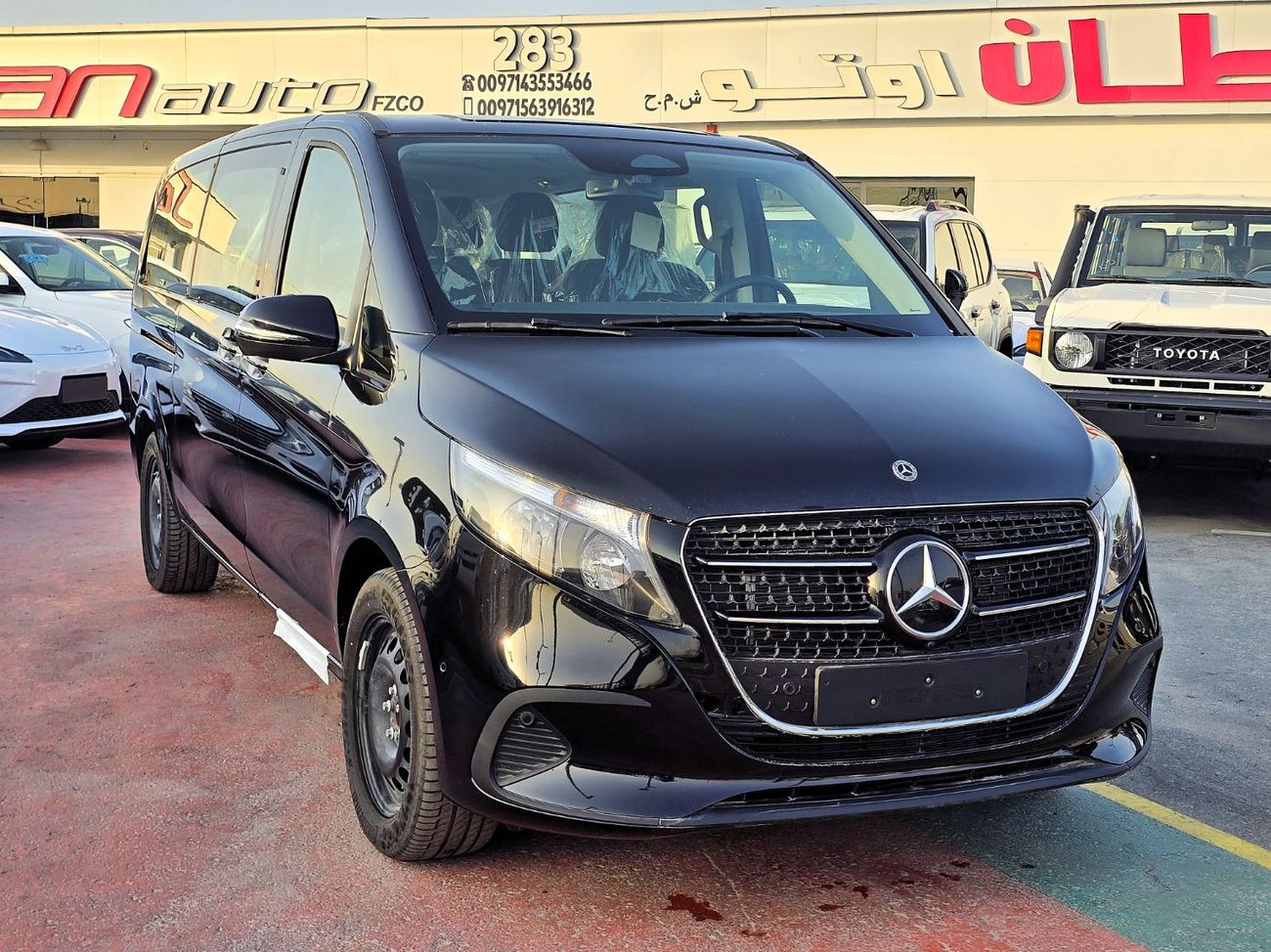 Mercedes-Benz V 300 Mercedes Benz V-Class V300 Style  2.0l Minivan 4*2 5Doors Black Color 2025 Model
