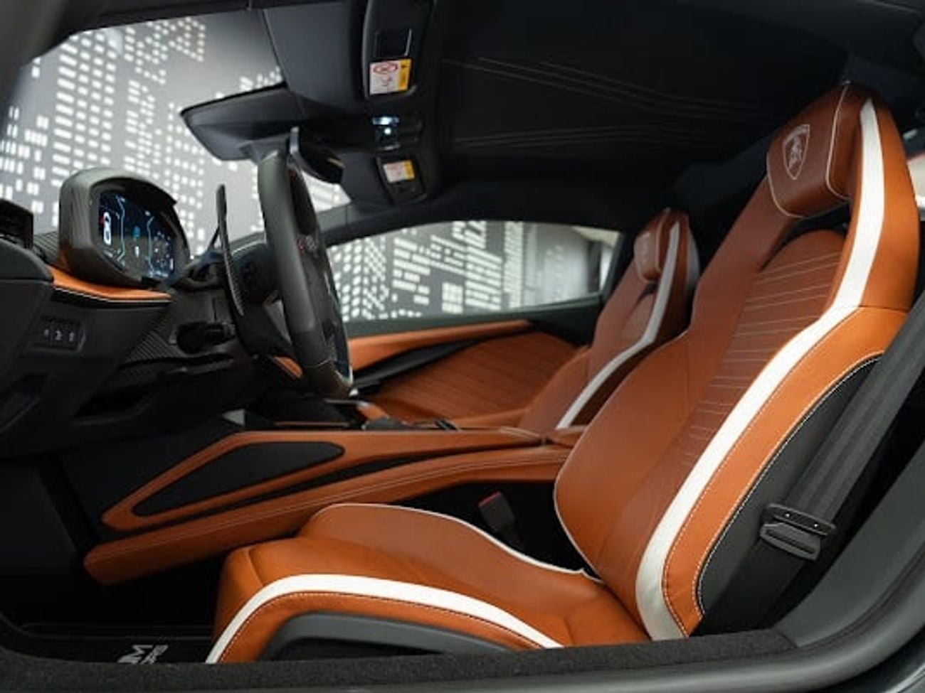 لامبورغيني ريفويلتو 6.5L V12 Hybrid