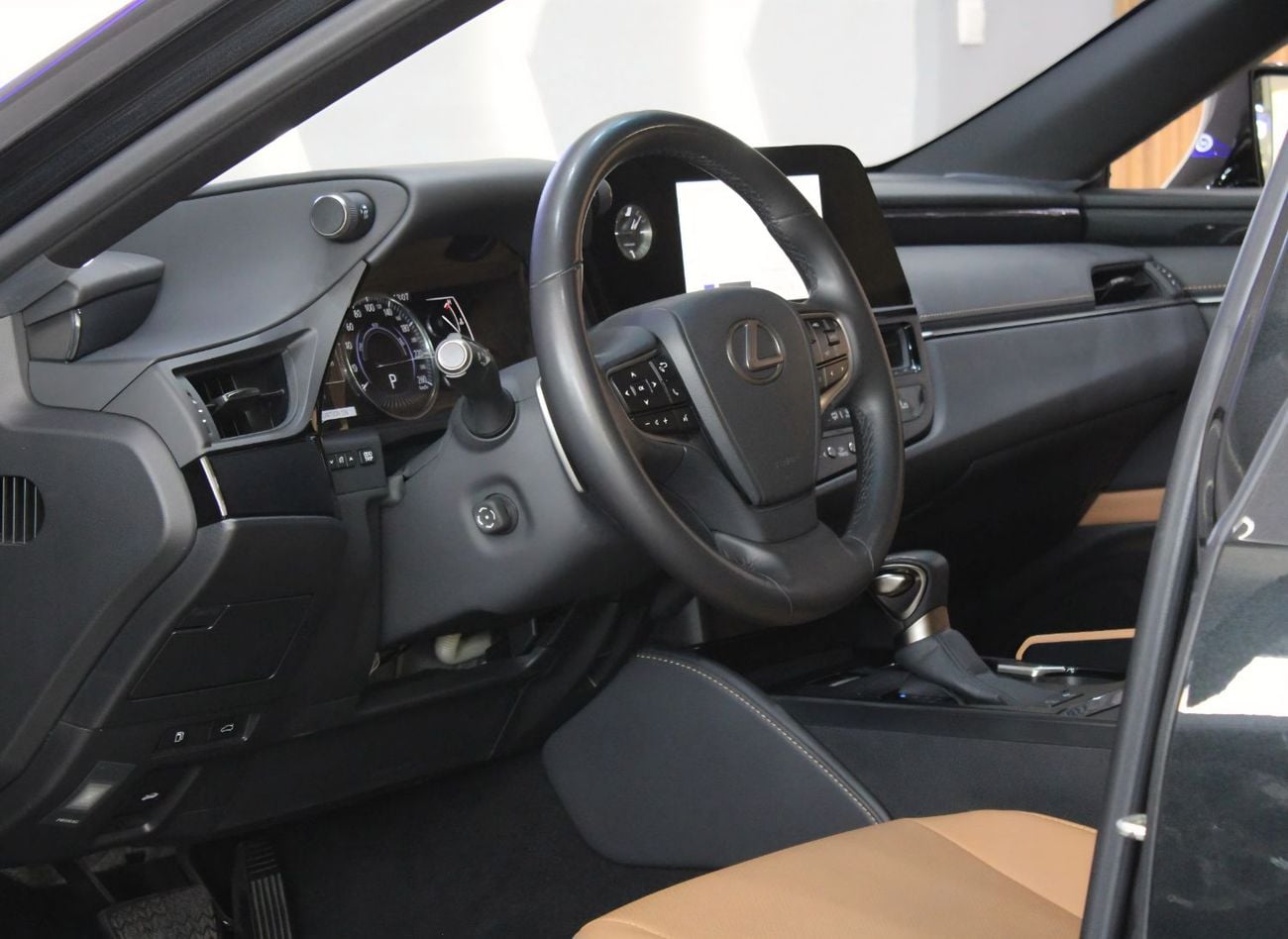 لكزس ES300h GCC // NO ACCIDENTS NO PAINT