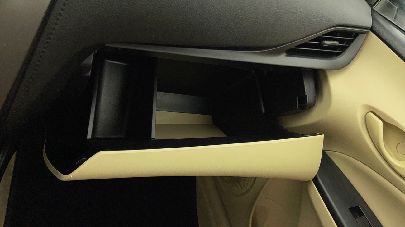 تويوتا يارس SE 1.5 | بدون دفعة مقدمة | اختبار القيادة في المنزل