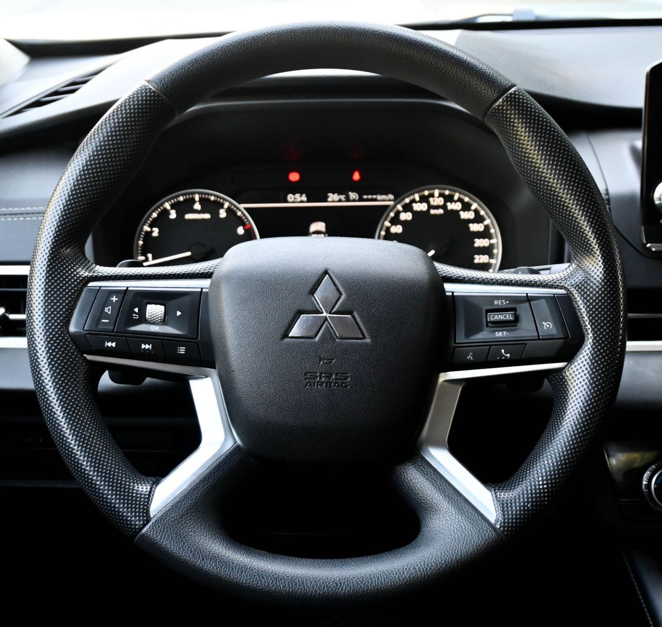 ميتسوبيشي آوتلاندر ميتسوبيشى أوتد لاندر 2023 - خليجى - بدون  حوادث - محرك 2.4 -  ممشى قليل- بحاله ممتازهم