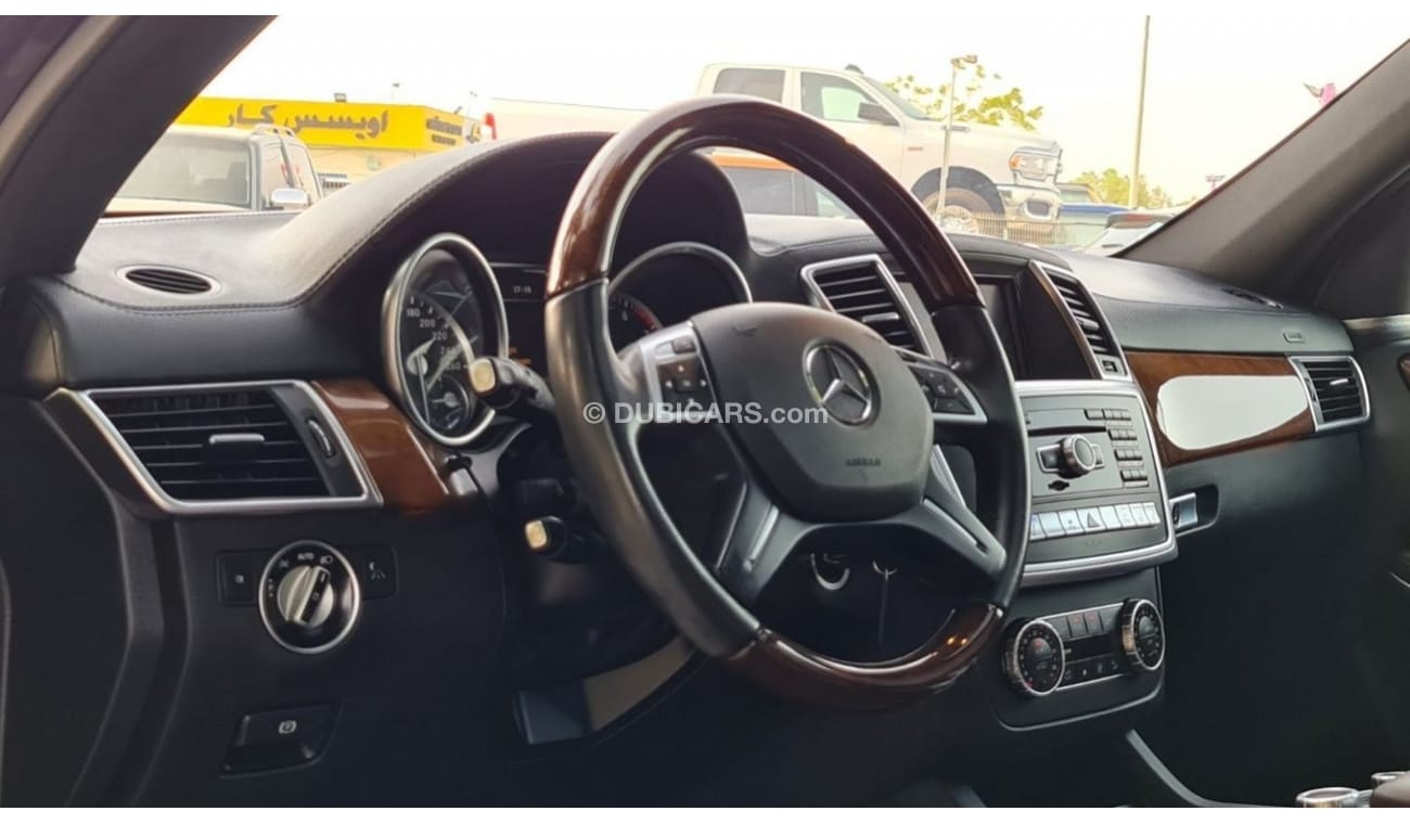 Mercedes-Benz GL 500 2015 4.7L Turbocharged V8 Partial Service History GCC Perfect Condition