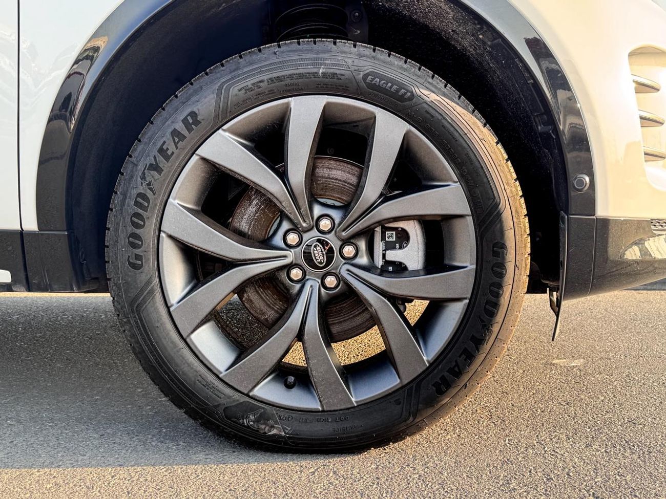 لاند روفر دسكفري 