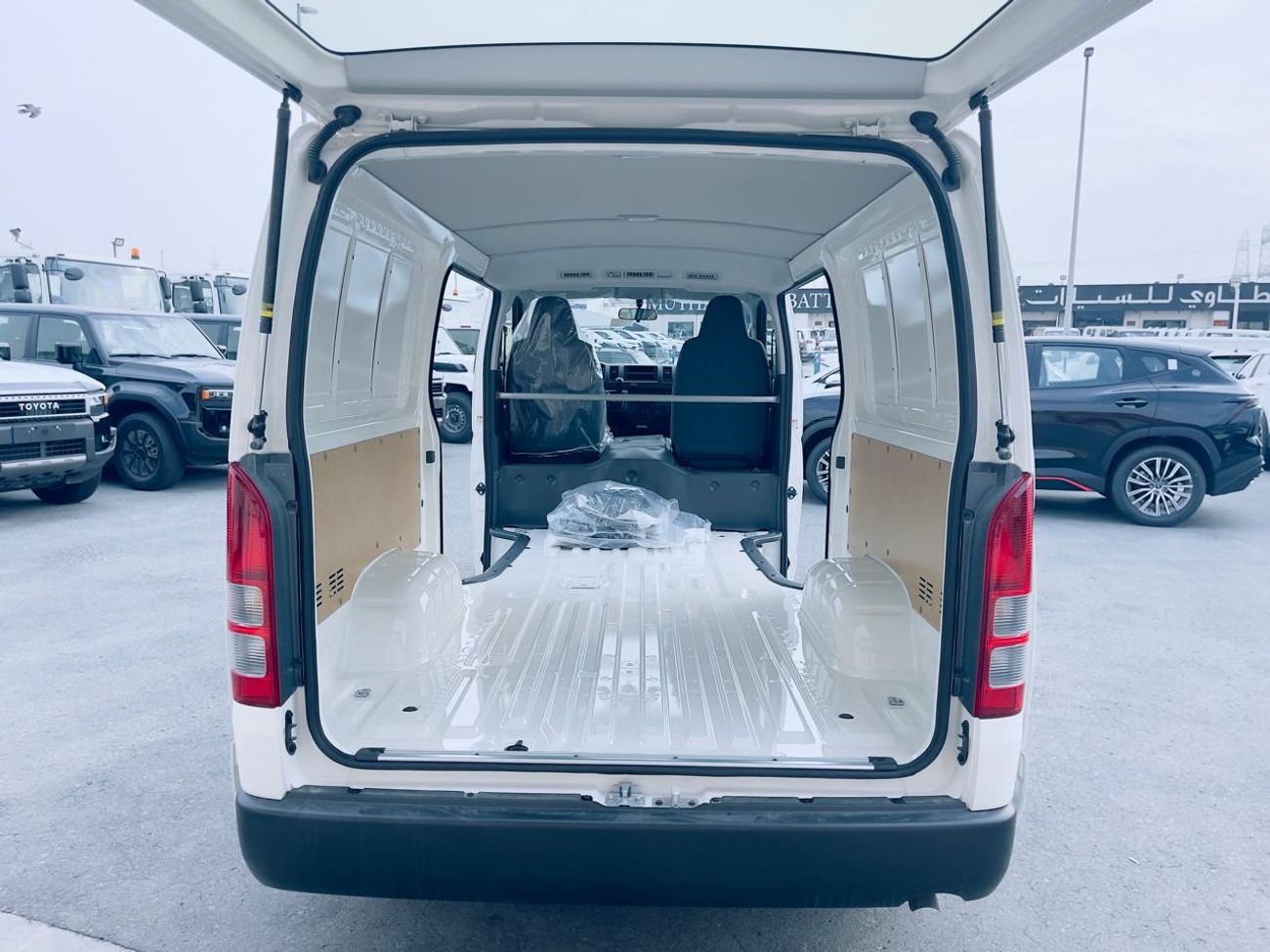 Toyota Hiace toyota hiace cargo 2.5l dsl 2025