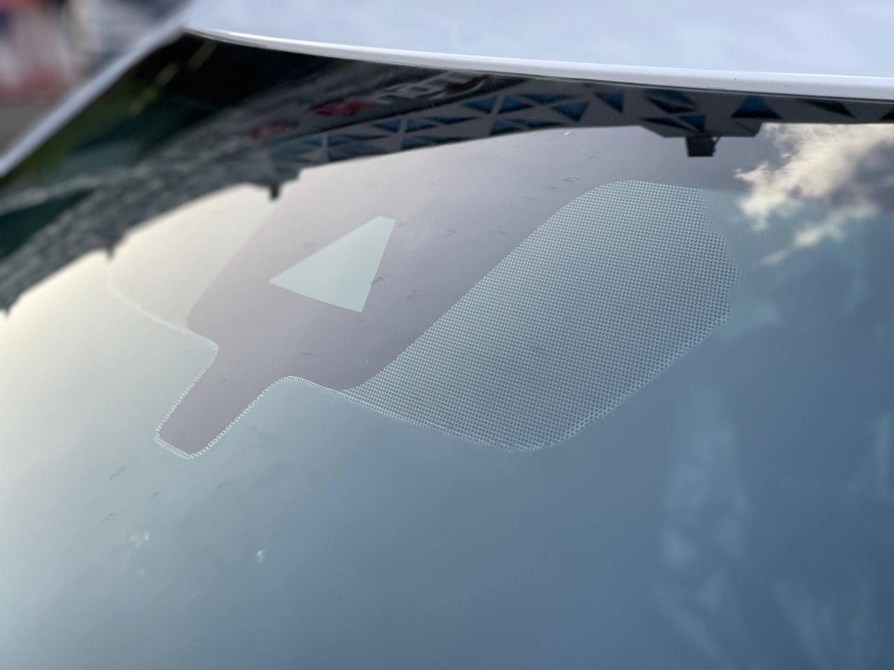 Nissan Sentra 2.0L V4 / FULL OPTION / LOW MILEAGE / RADAR / ROAD ASSIST / BLIND SPOT / RIMS