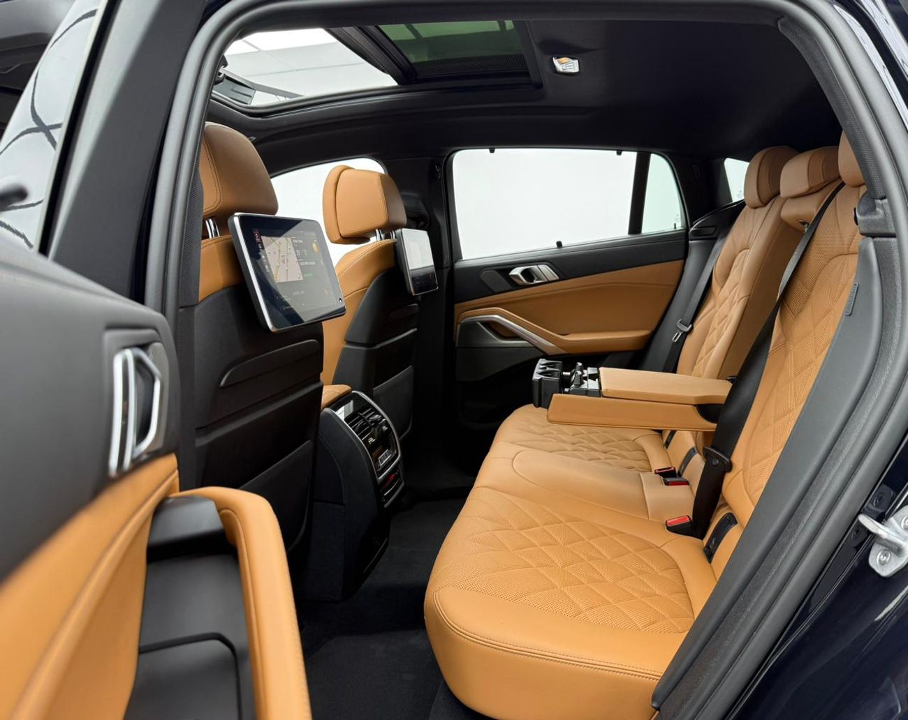 بي أم دبليو X6 40i M Sport 3.0L 2023 BMW X6 xDrive40i M-Sport, 2028 BMW Warranty +   Service Pack, Low Km, Fully Lo