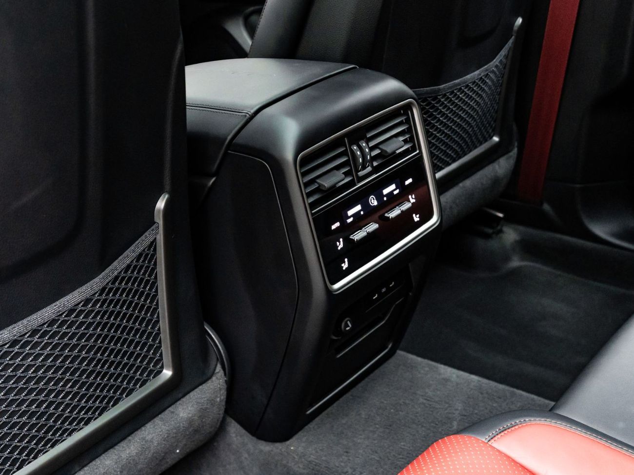 Porsche Cayenne Base Coupe 2025 Porsche Cayenne Coupe, March 2027 Porsche Warranty, Low KMs, GCC