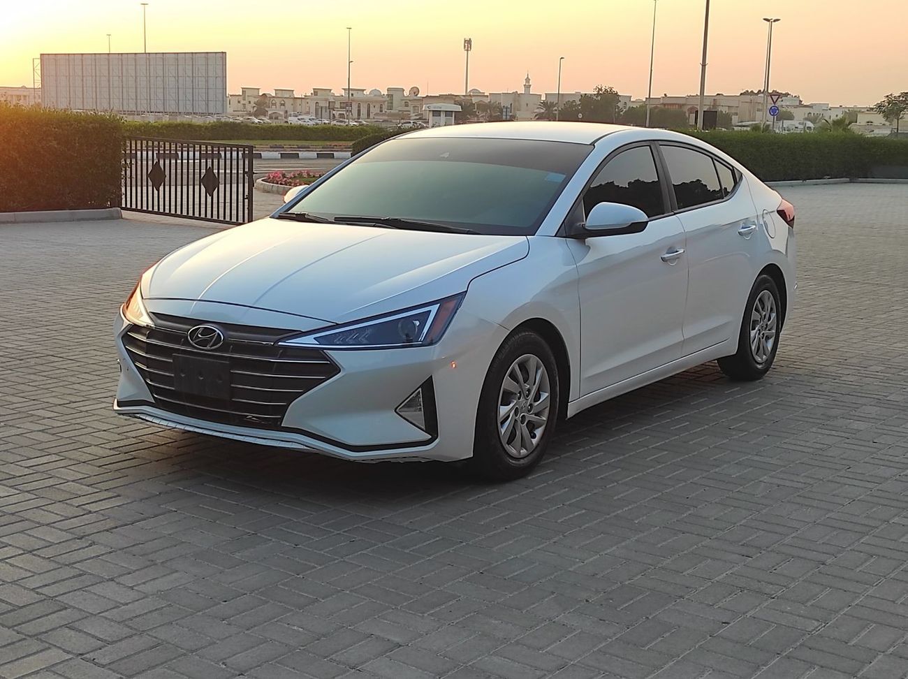 هيونداي إلانترا Comfort 2.0L Hyundai Elantra 2020 2.0 usa full automatic