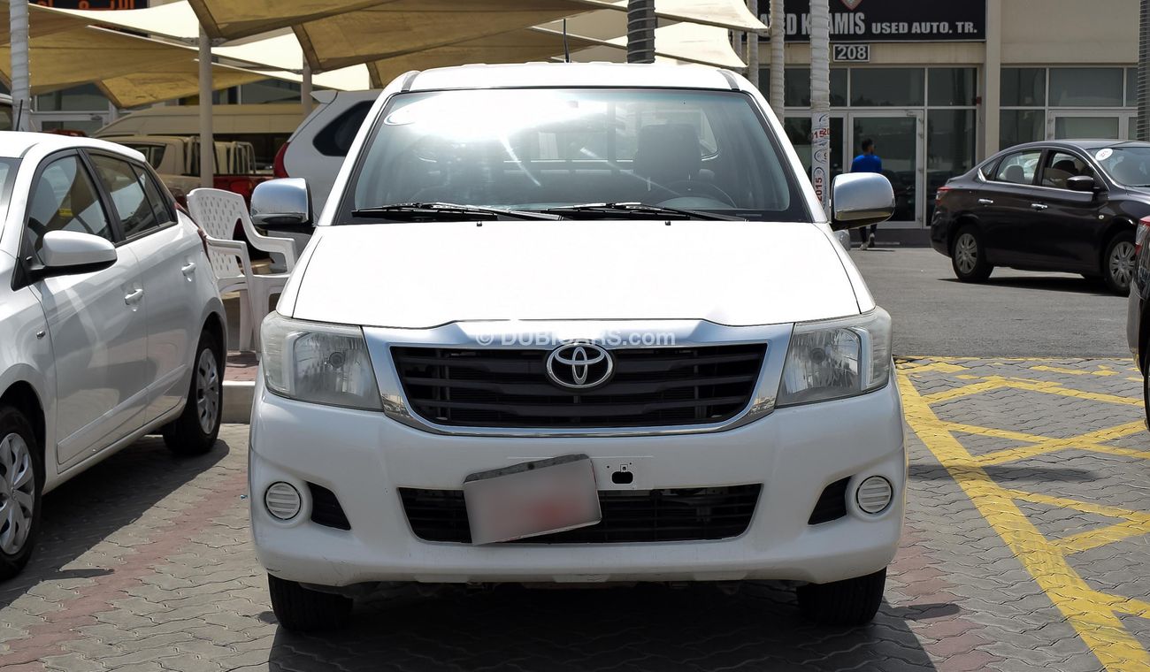Toyota Hilux 2015 CC No Accident No Paint A Perfect Condition