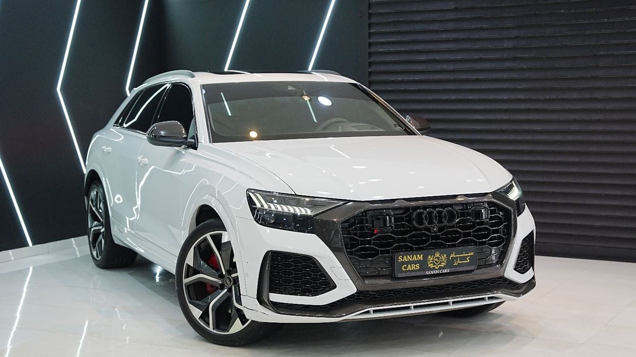 Audi RSQ8 QUATTRO, Carbon Exterior/Interior Pack, Panoramic Roof, Bang N Olufsen, GCC Specs!!