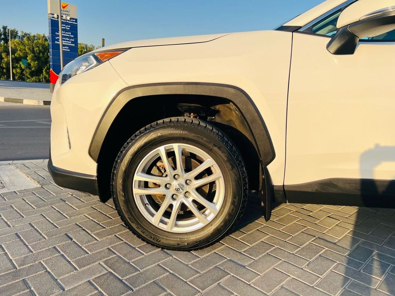 Toyota RAV4 XLE  2.5