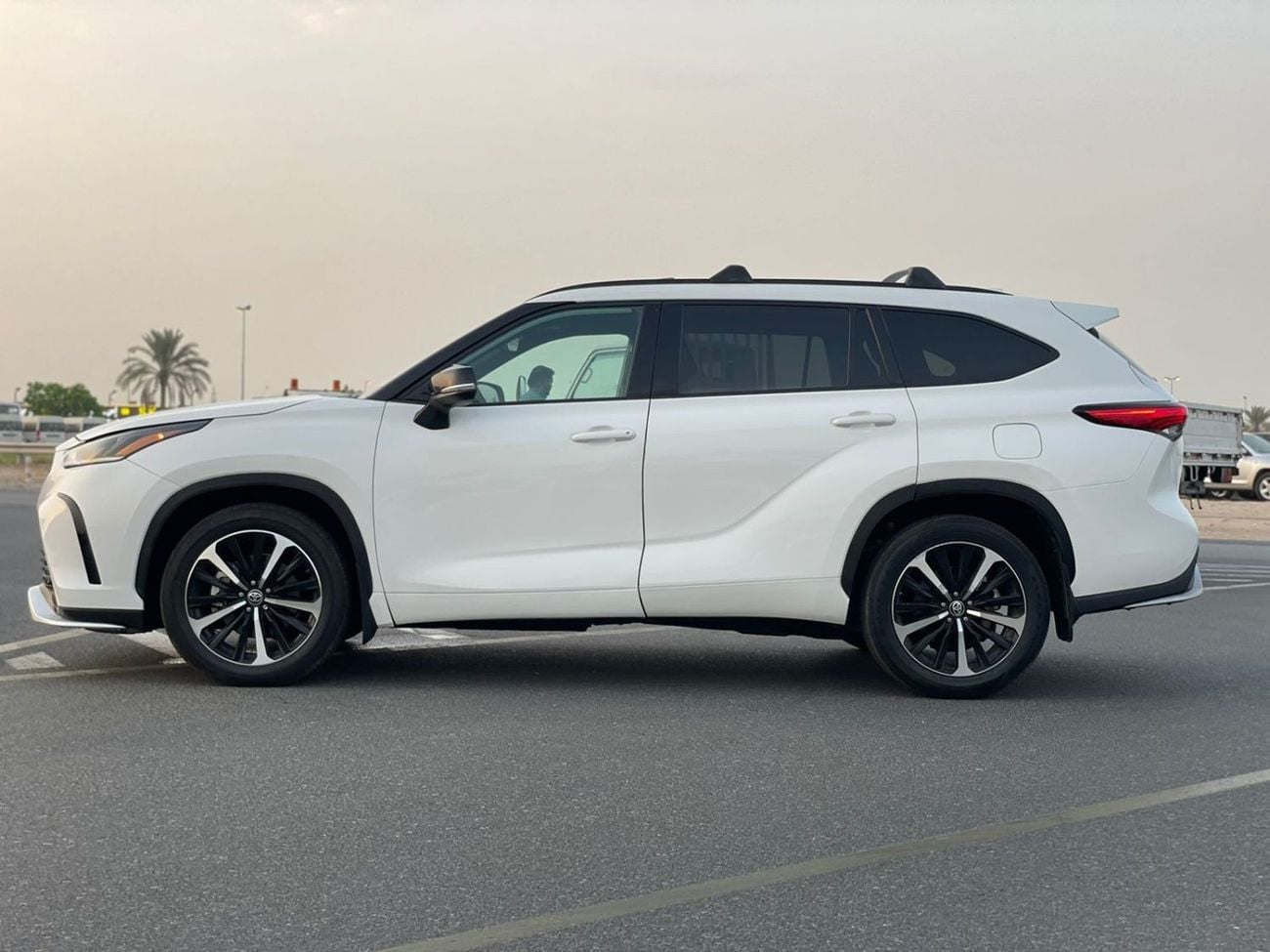 Toyota Highlander 2021 Toyota Highlander XSE 3.5L V6 - 14,500 Mileage