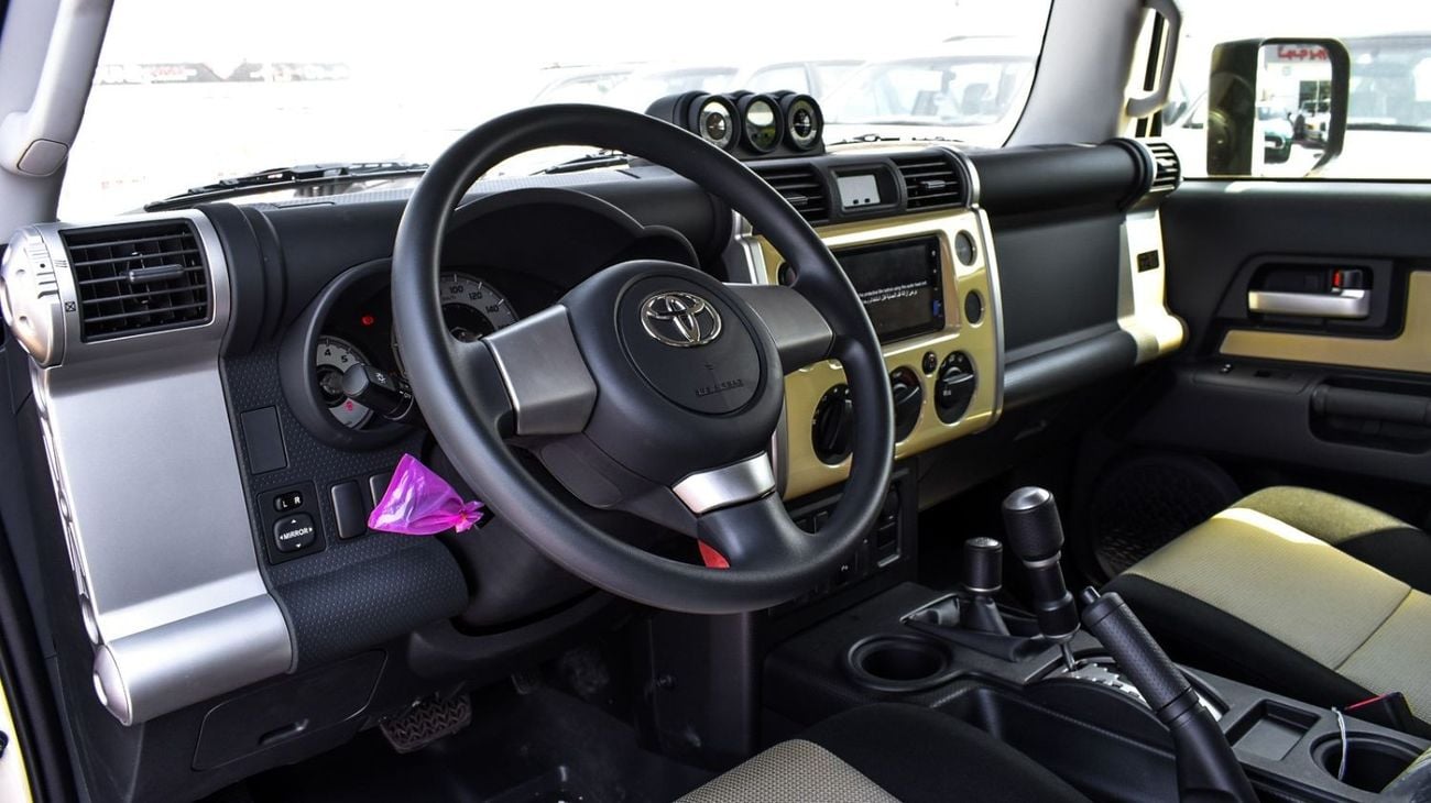 Toyota FJ Cruiser TOYOTA_FJ_FINAL_EDITIONS_2023_FULL_OPTIONS_4.0L