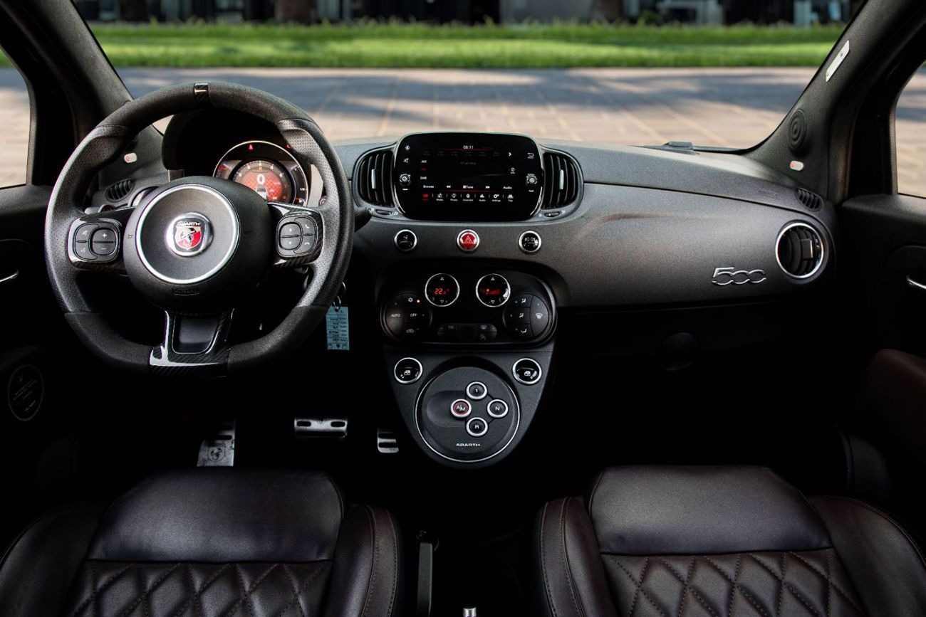 أبارث 695 1,273 P.M | 0% Downpayment | Abarth 695 Turismo Cabrio!