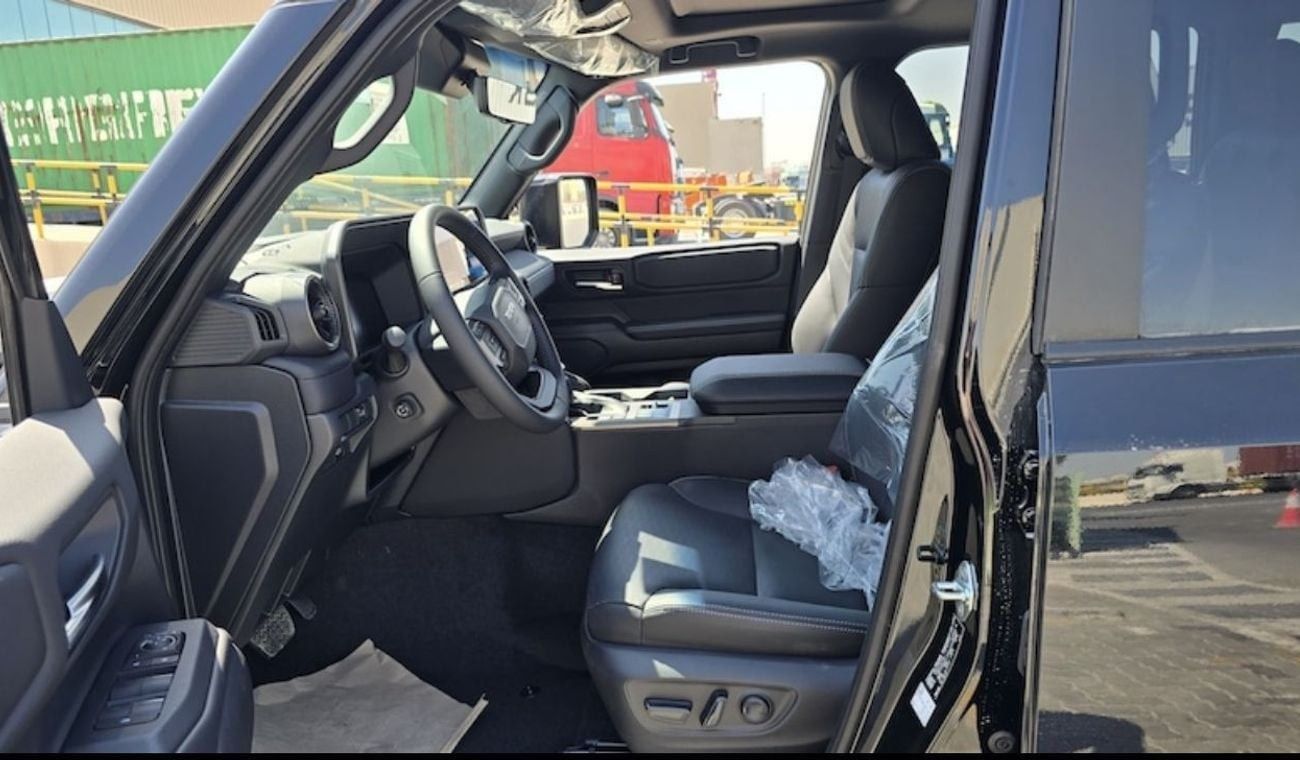 تويوتا برادو Toyota Prado Luxury 2.4L Petrol