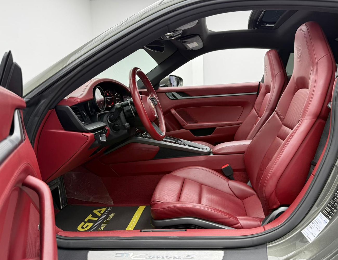 بورش 911 Carrera S 3.0L (445 HP) Coupe 2020 Porsche 911 Carrera S ,Al Nabooda Warranty ,Full Service History 