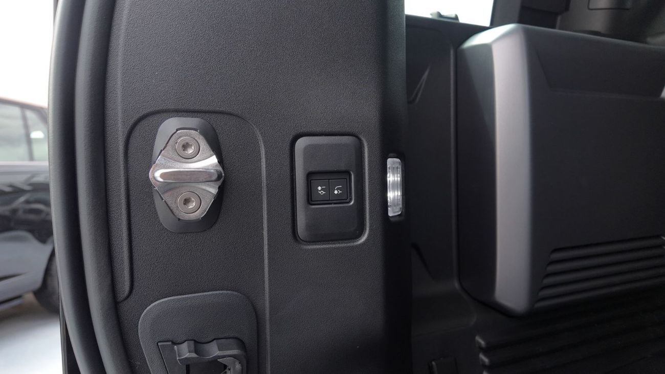 Land Rover Defender LAND ROVER DEFENDER 110 P400 X-DYNAMIC 2026