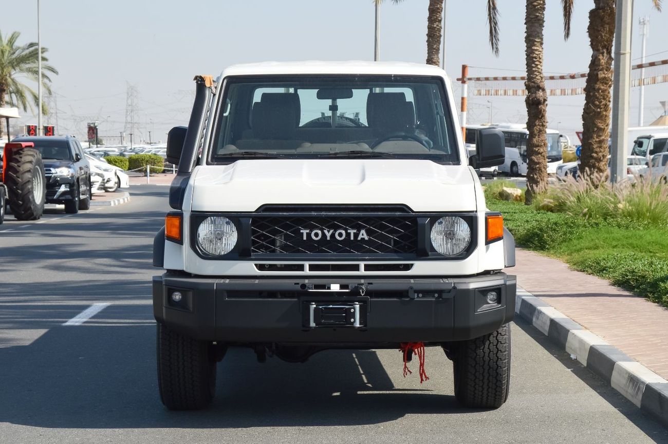 Toyota Land Cruiser TOYOTA LAND CRUISER 79 SERIES 4.5L DOUBLE CABIN 4WD DIESEL 2024 | AUDIO PLAYER | ALLOY WHEELS | WINC