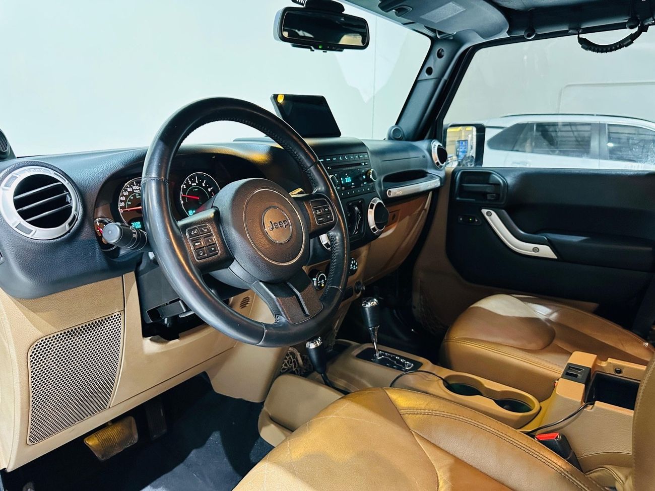 Jeep Wrangler Unlimited Sahara 3.6L A/T