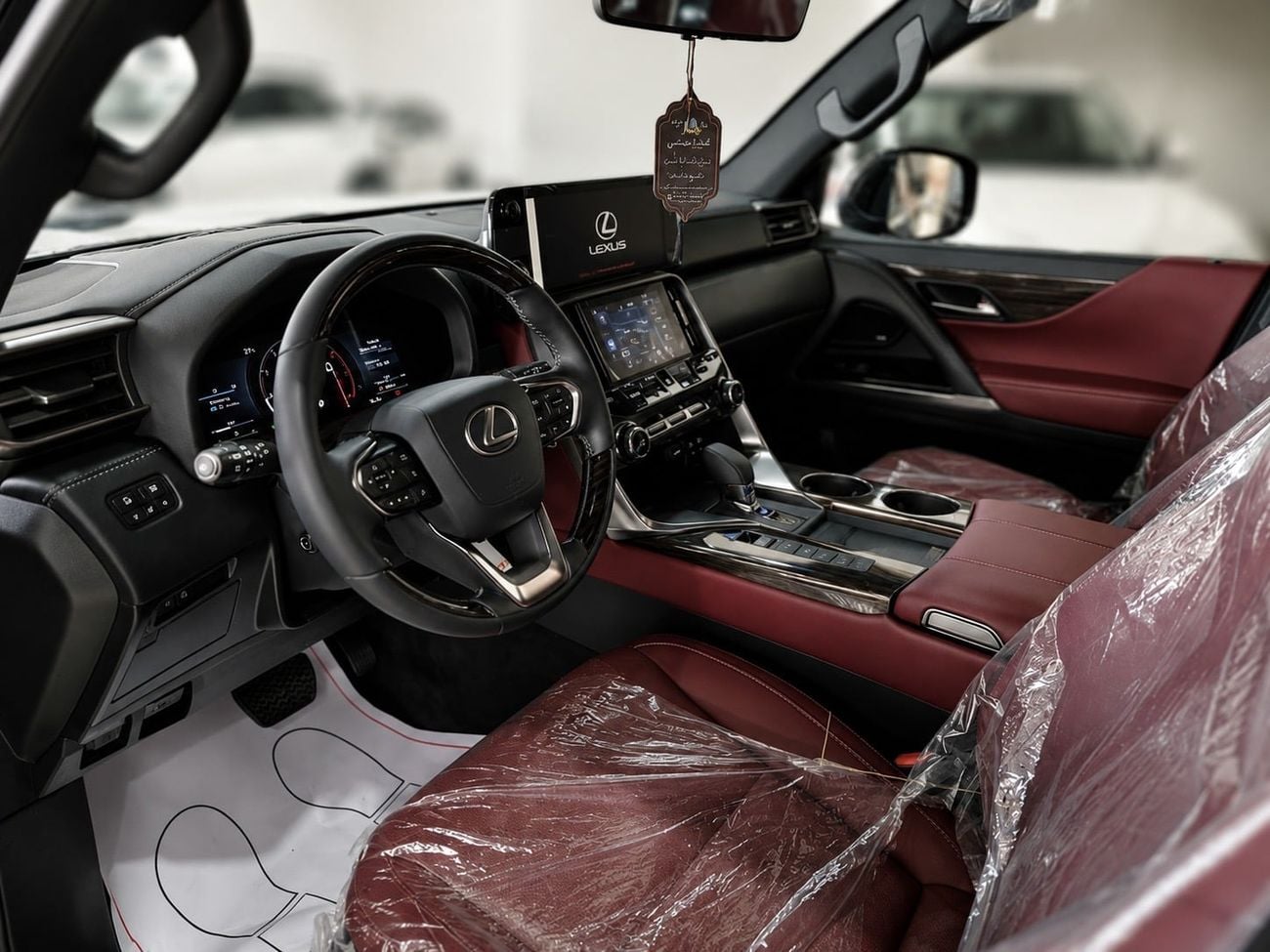 لكزس LX 700h SIGNATURE لكزس LX700H بدون (نظام ركن السيارة التلقائي) موديل 2026